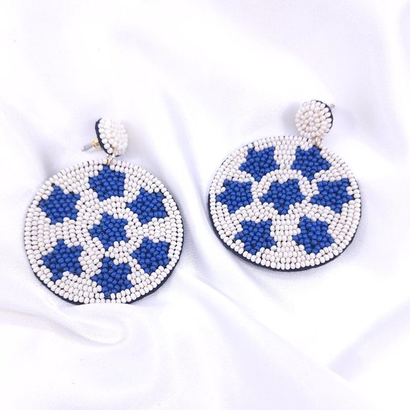 Seed bead earring, handmade, made in India, Star seed bead earring, ONLY 1 LEFT! - Picture 2 of 6